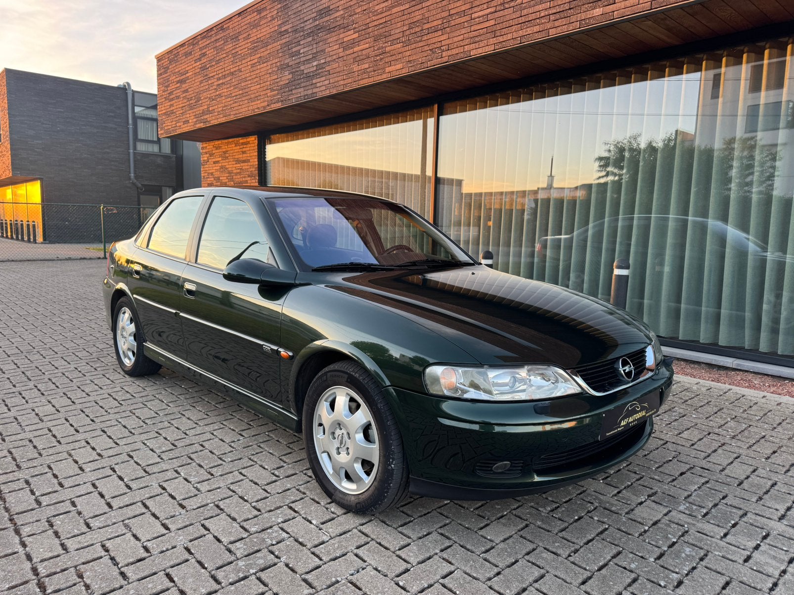 Opel Vectra 1.8 benzine CDX 68.000 km full optie gekeurd, Autos, Achat, Capteur de lumière, Vectra, 5 portes