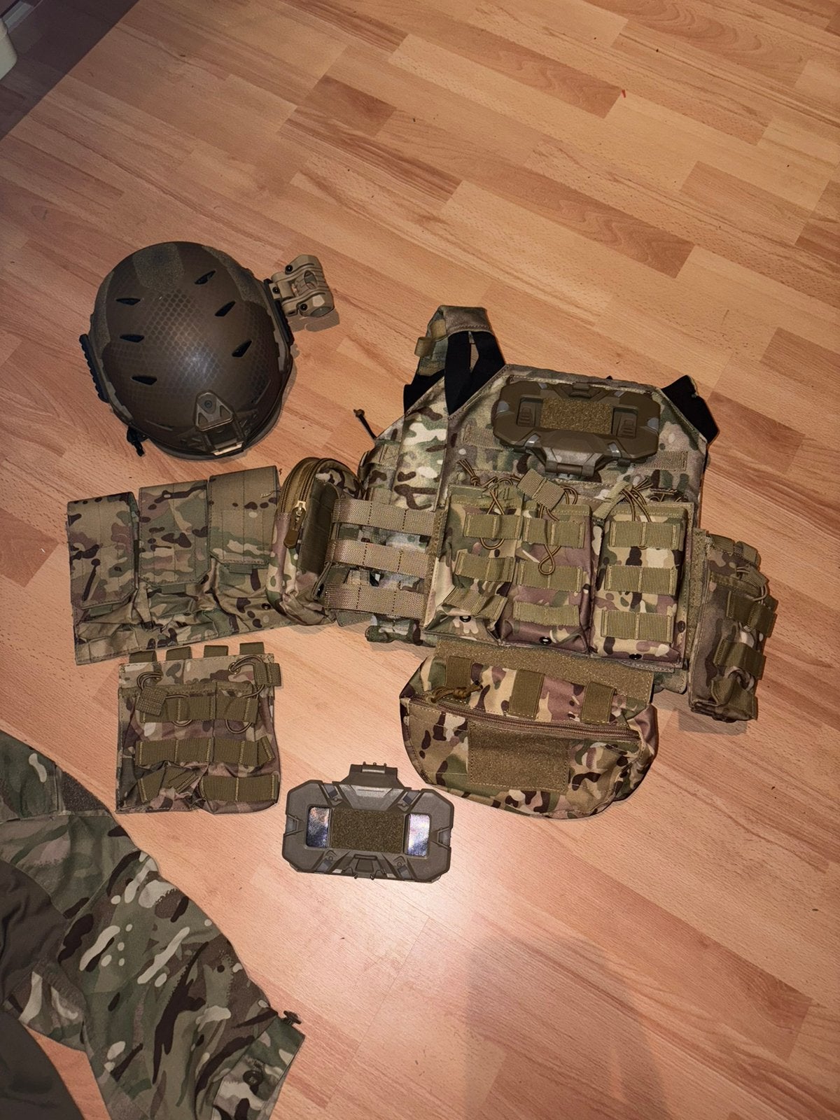 Airsoft set tactical vest helm etc., Enlèvement ou Envoi