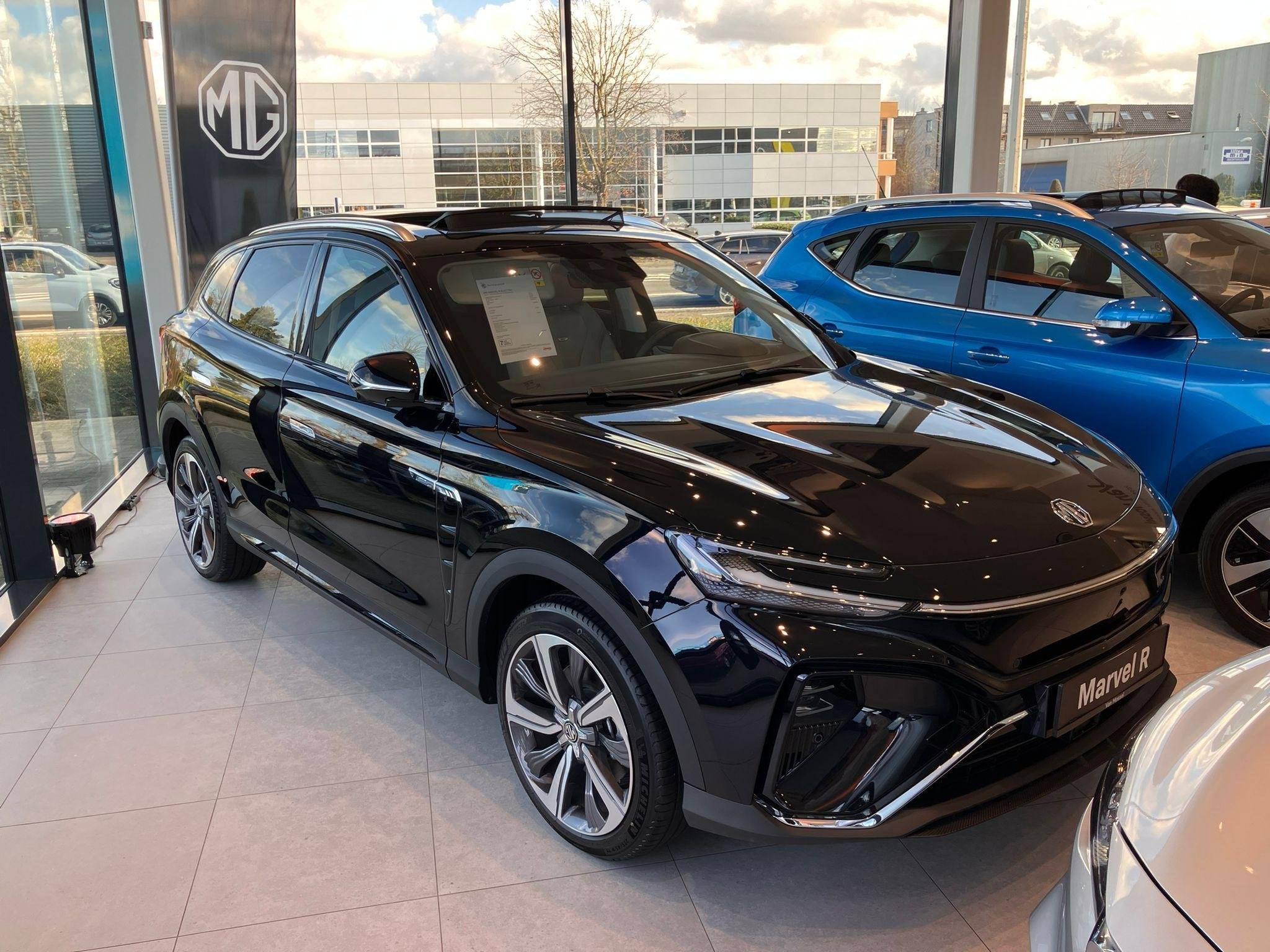 MG Marvel R 70 kWh Luxury (automatique), Autos, Neuf, 750 kg, Entreprise, 179 ch