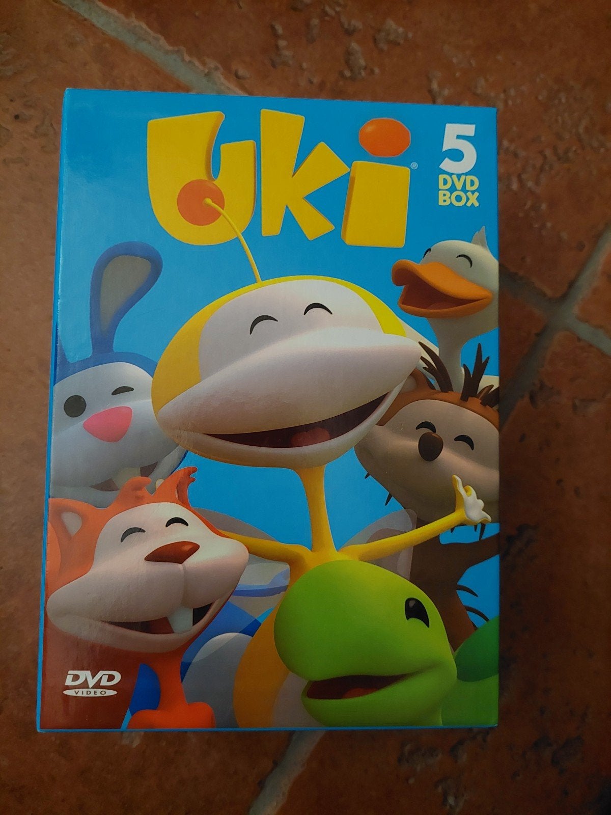 Uki dvd-box, Ophalen