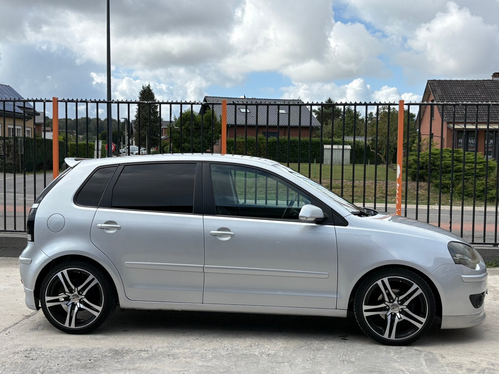 VW POLO 9N3 COMFORTLINE 1.4i ESSENCE 114 000KM CARPASS 2009, Autos, Argent ou Gris, Achat, Entreprise, Boîte manuelle