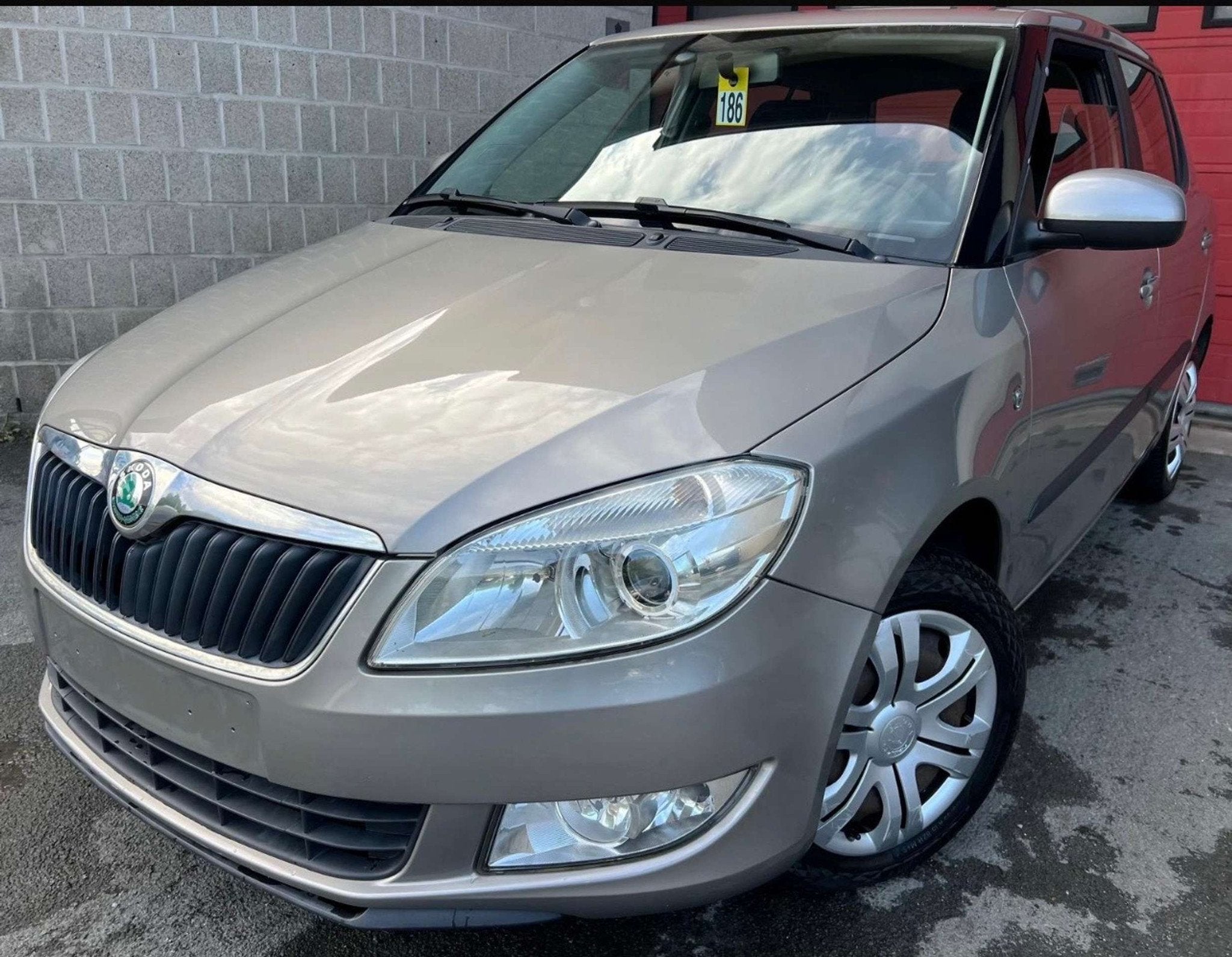 Skoda Fabia 1.2i Active + CLIM + CAR-PASS, Autos, Skoda, Euro 5, Achat, Entreprise, 69 ch
