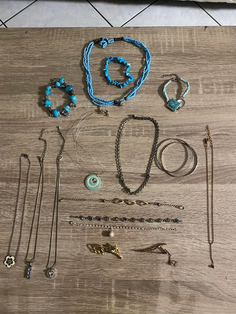 Lot d ancien bijoux de fantaisie, Bijoux, Sacs & Beauté, Enlèvement ou Envoi, Comme neuf