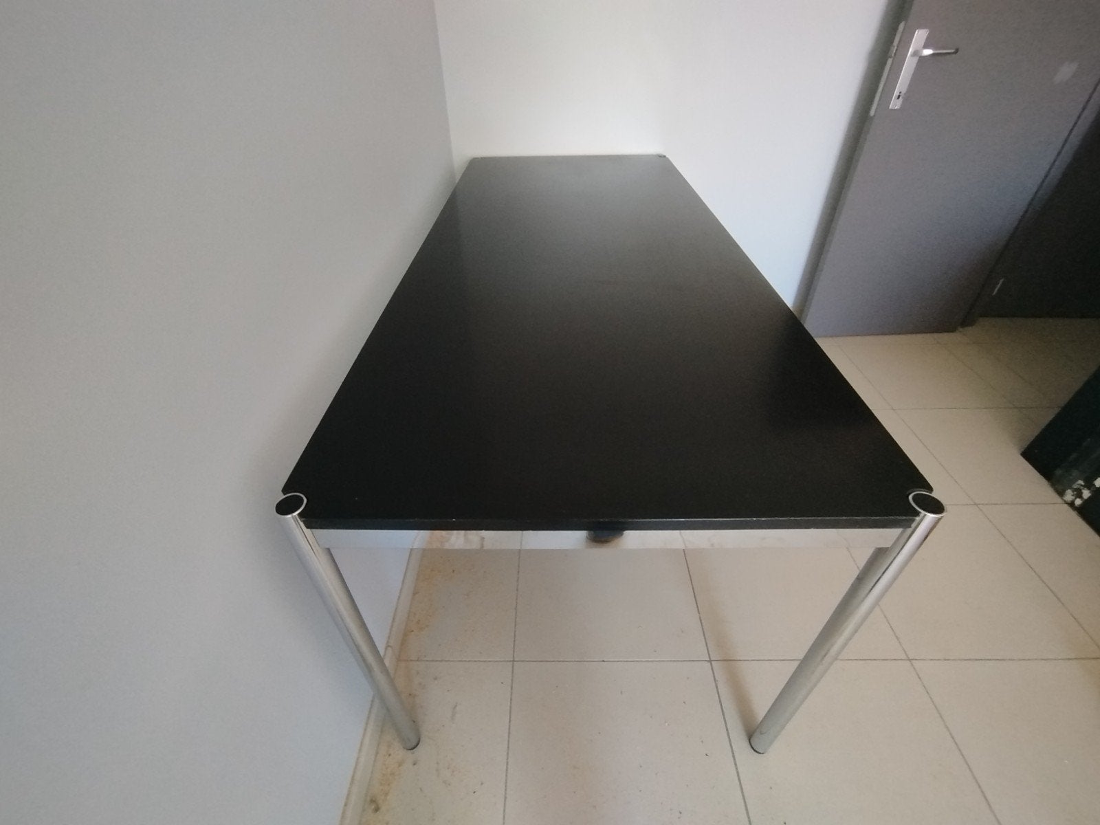 table USM HALLER, Caravanes & Camping, Enlèvement