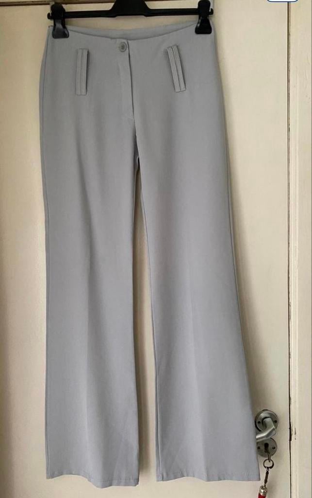 Grijze broek, groot model, maat 2, lees of S/M, Kleding | Dames, Broeken en Pantalons, Zo goed als nieuw, Grijs, Ophalen of Verzenden
