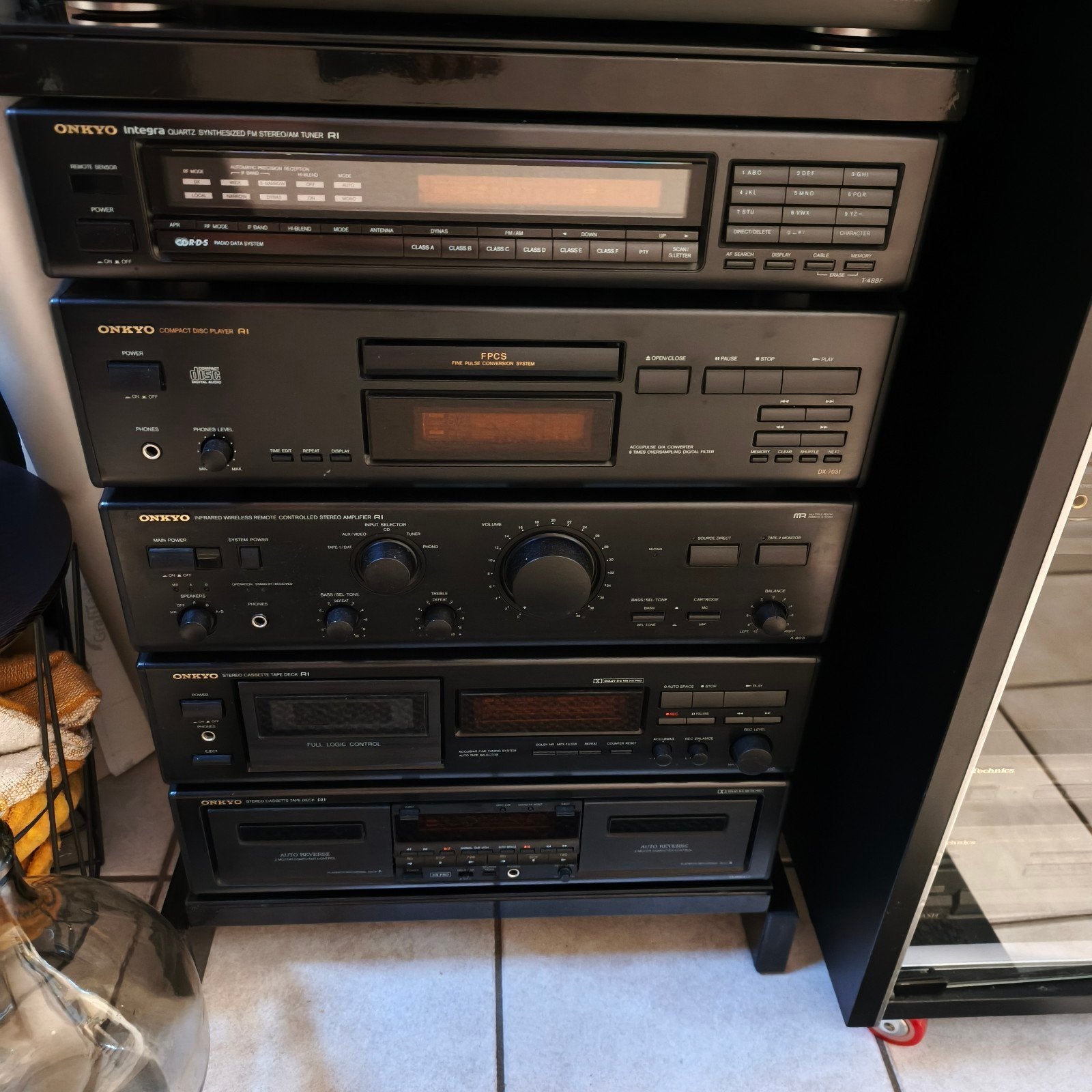 Onkyo hifi set, Enlèvement
