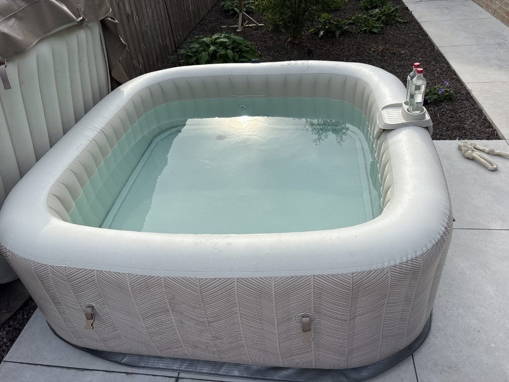 Intex PureSpa Chevron Deluxe jacuzzi 6 personen, Ophalen, Gebruikt, Afdekzeil, Opblaasbaar