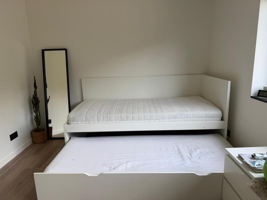 Eenpersoonsbed met extra bed in lade, Ophalen, Zo goed als nieuw