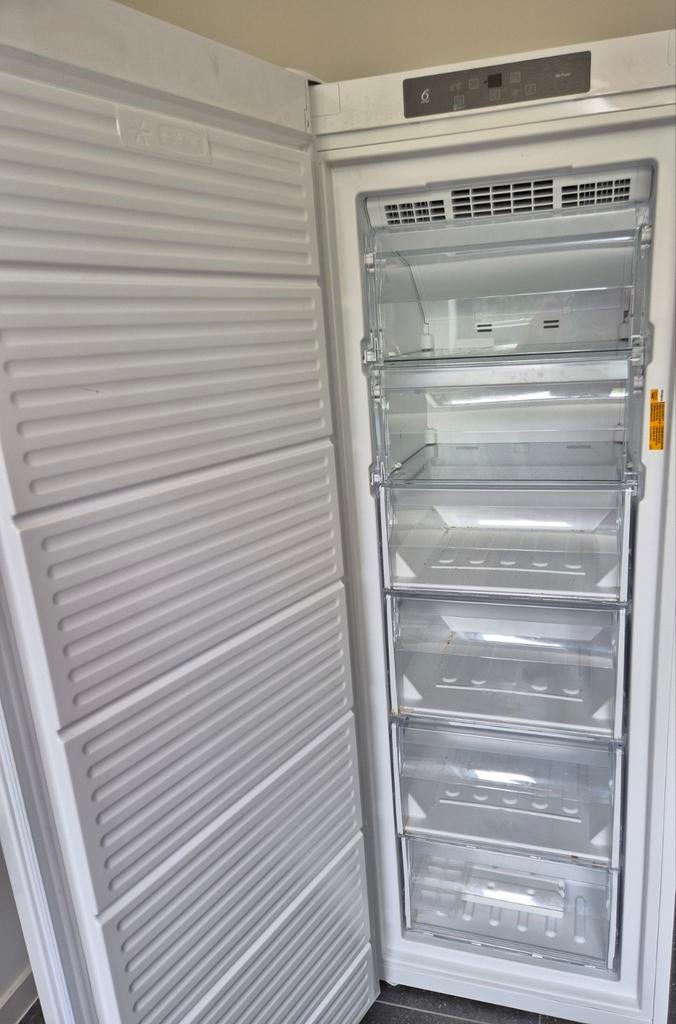 Diepvries whirlpool, Elektronische apparatuur, Vriezers en Diepvrieskisten, Ophalen