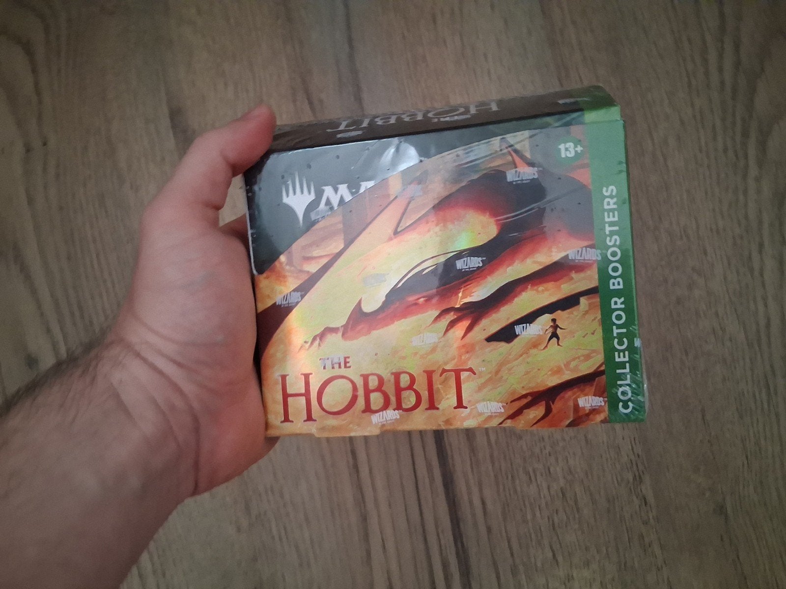 Magic: The Gathering - The Hobbit Collector Boosterbox, Ophalen of Verzenden, Nieuw, Boosterbox, Foil