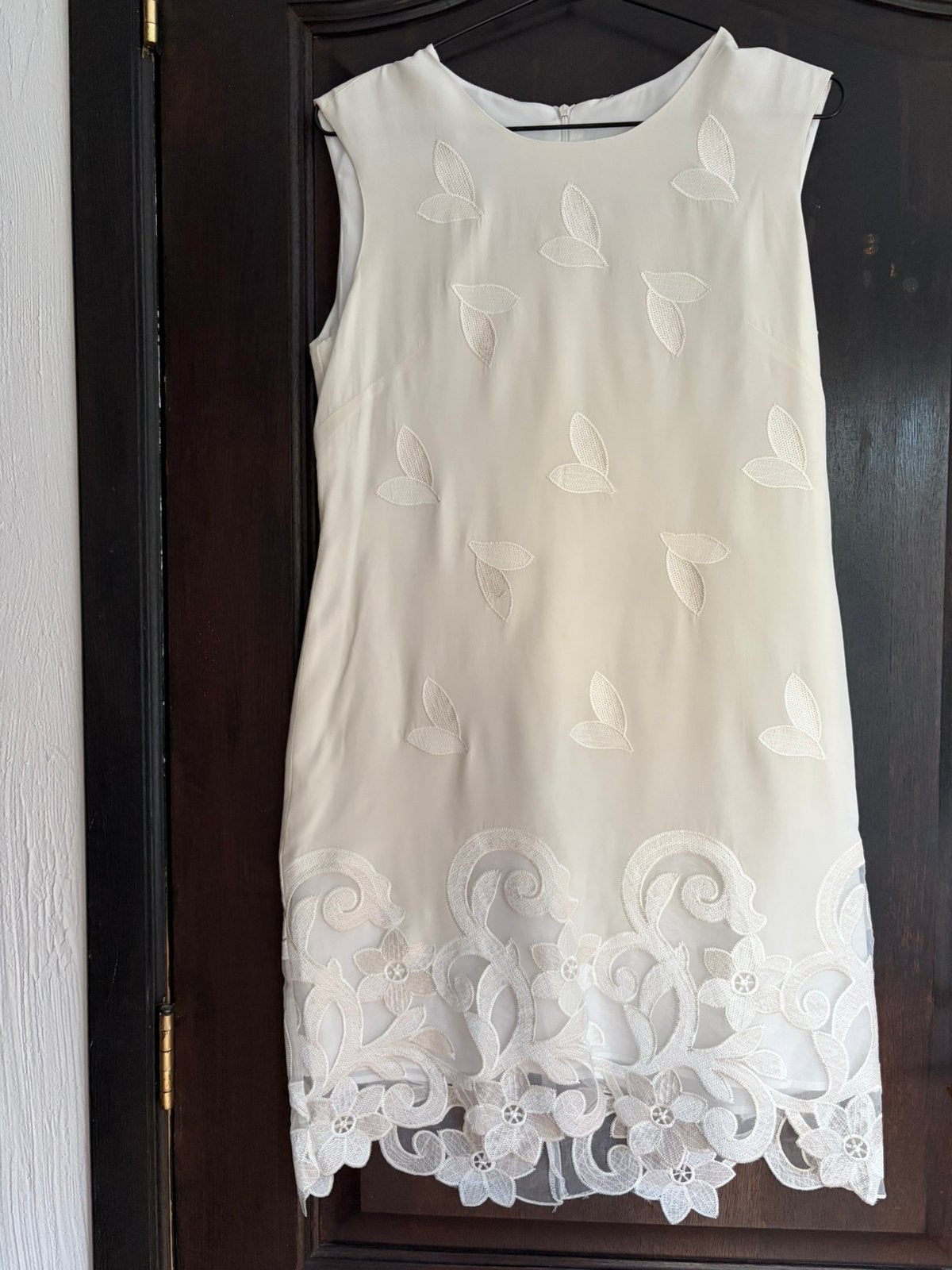 Witte geborduurde zijden jurk — T.L., Kleding | Dames, Ophalen of Verzenden, Nieuw, Wit