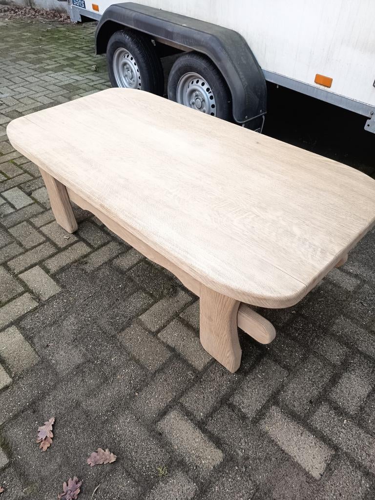 Eiken salontafeltje, Enlèvement