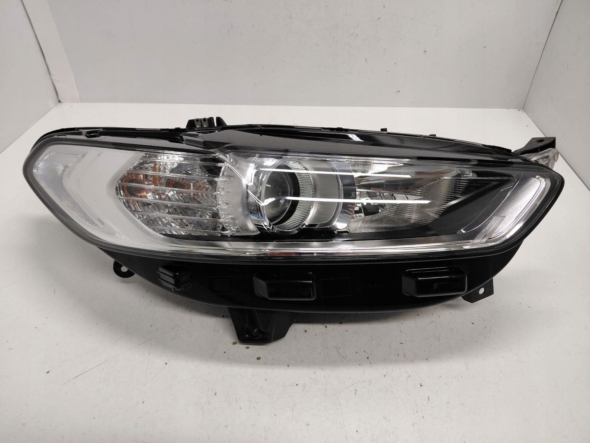 Ford Mondeo MK5 Koplamp Rechts DS73-13W029-AE, Gebruikt, Info@ford.com, Ford, Ford Motor Company
