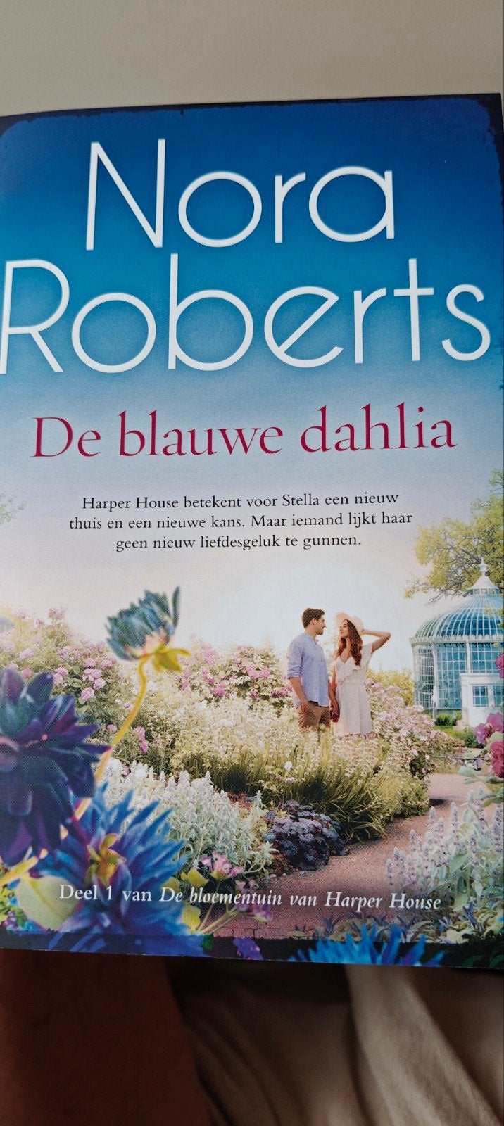 boek Nora Roberts. de blauwe dahlia, Boeken, Ophalen of Verzenden, Zo goed als nieuw, Nora Roberts