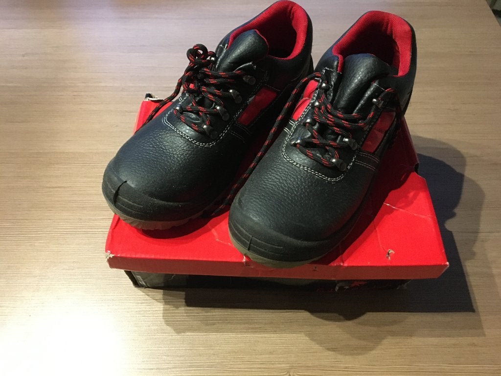 Lage werkschoenen maat 39 van student (nieuwprijs 71 euro), Bricolage & Construction, Vêtements de sécurité, Comme neuf, Enlèvement