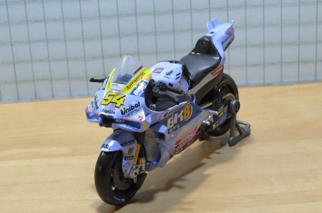 Fermin Aldeguer BK8 Gresini Ducati Desmosedici 2025 1:18, Hobby & Loisirs créatifs, Voitures miniatures | 1:18, Enlèvement ou Envoi