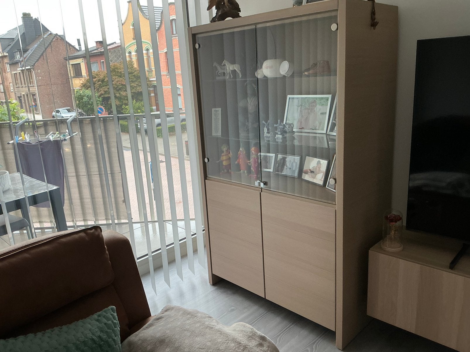 Dressoir en Bar vitrinekast.Franse Eik, Ophalen, Zo goed als nieuw