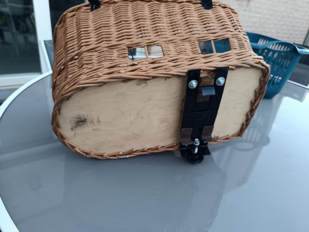 Fietsmand hondje, Ophalen, Fietsmand