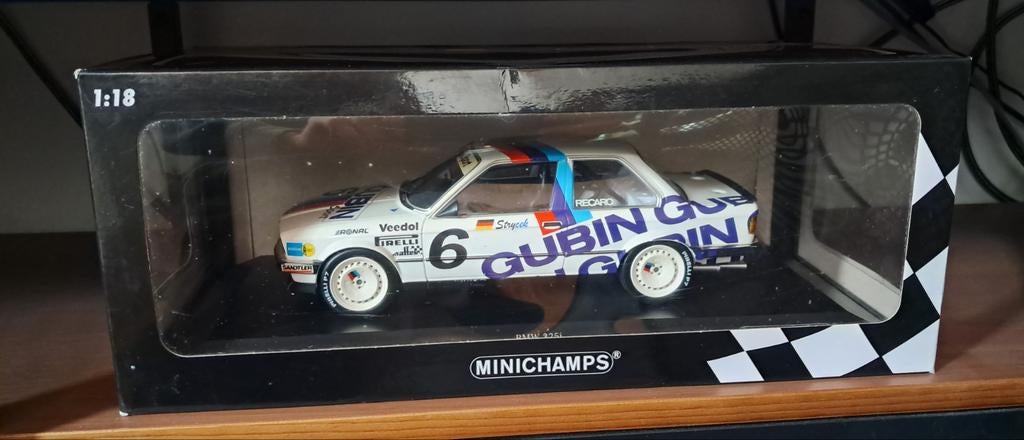 BMW E30 Minichamps 1/18, Ophalen