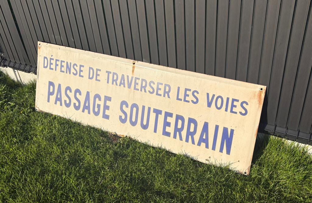 Plaque émaillée, Enlèvement