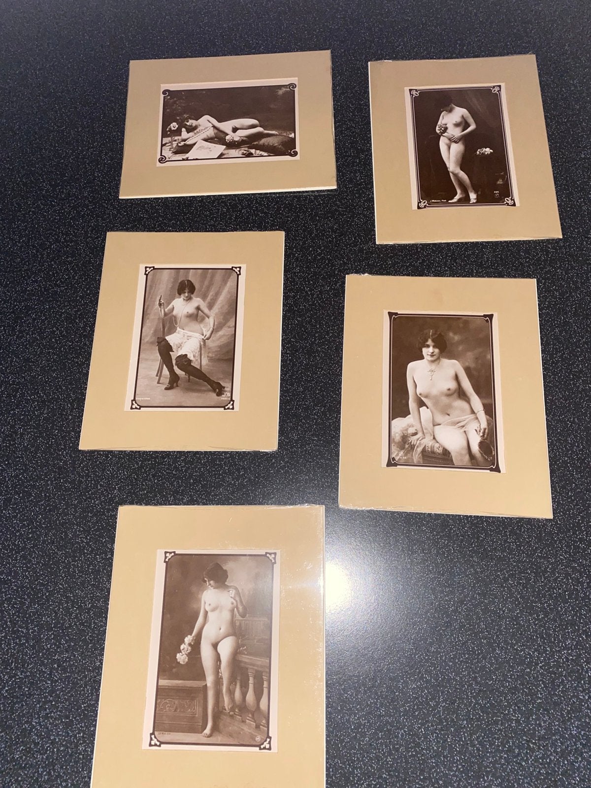 Production du célèbre photographe de nu Julian Mandel, Enlèvement ou Envoi, Comme neuf