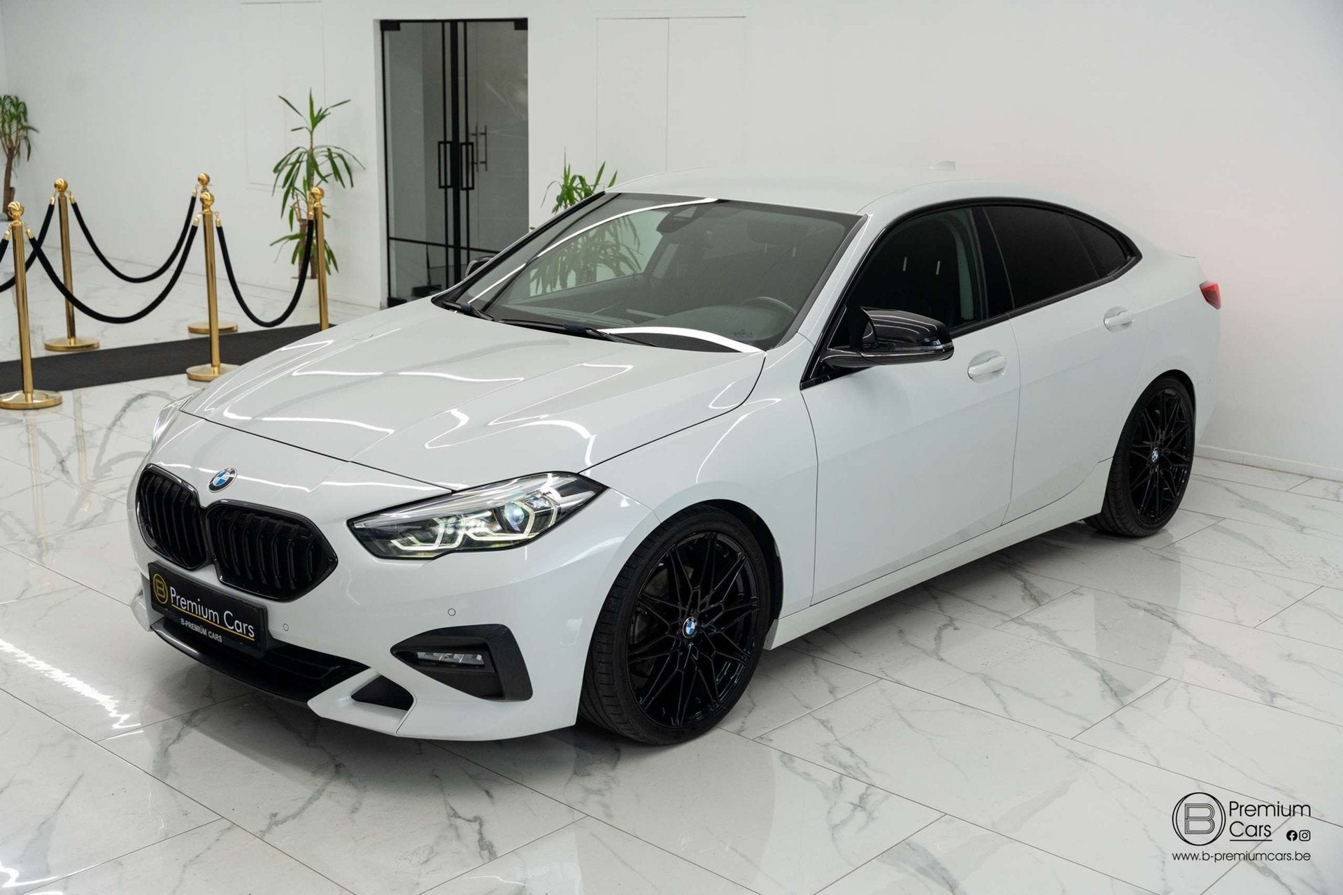 BMW 218 i Sport line! Shadow line! Zetelverwarming, garantie, Auto's, BMW, 100 kW, Gebruikt, 1885 kg, 2 Reeks