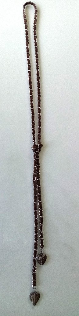 Très Long collier chaîne et cœurs argentés,feutre, '70's, Comme neuf, Enlèvement, Argent, Autres matériaux