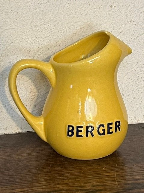 Petit pichet publicitaire en porcelaine Berger, Antiquités & Art, Antiquités | Céramique & Poterie, Enlèvement