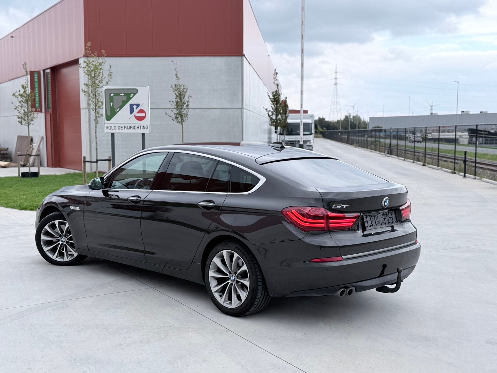 BMW 520d GT Modern 2013 Automaat - Euro 6b/ Garantie !, Autos, https://public.car-pass.be/vhr/, Entreprise, Noir, 5 portes