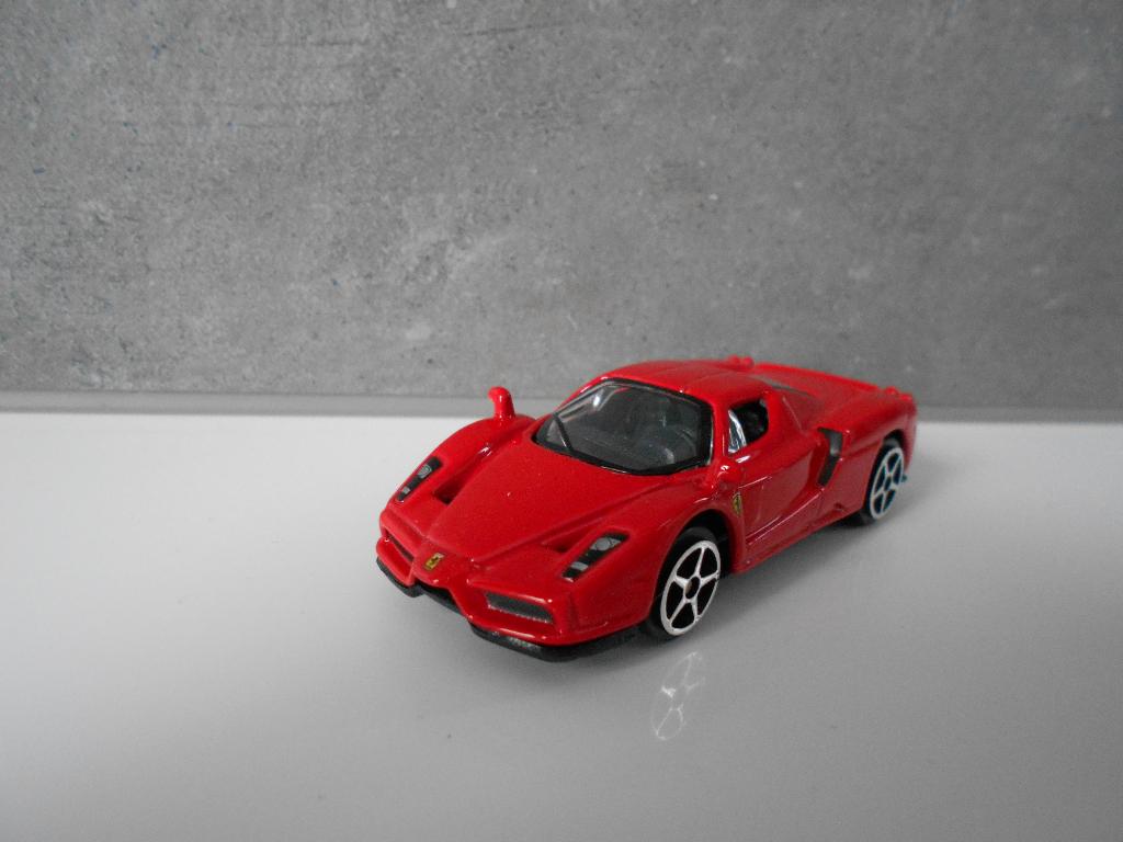 Ferrari Enzo, Enlèvement, Neuf, Voiture