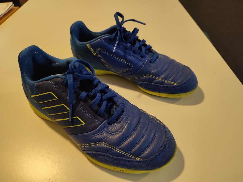 Adidas zaal voetbalschoenen maat 38, Enlèvement, Comme neuf, Chaussures