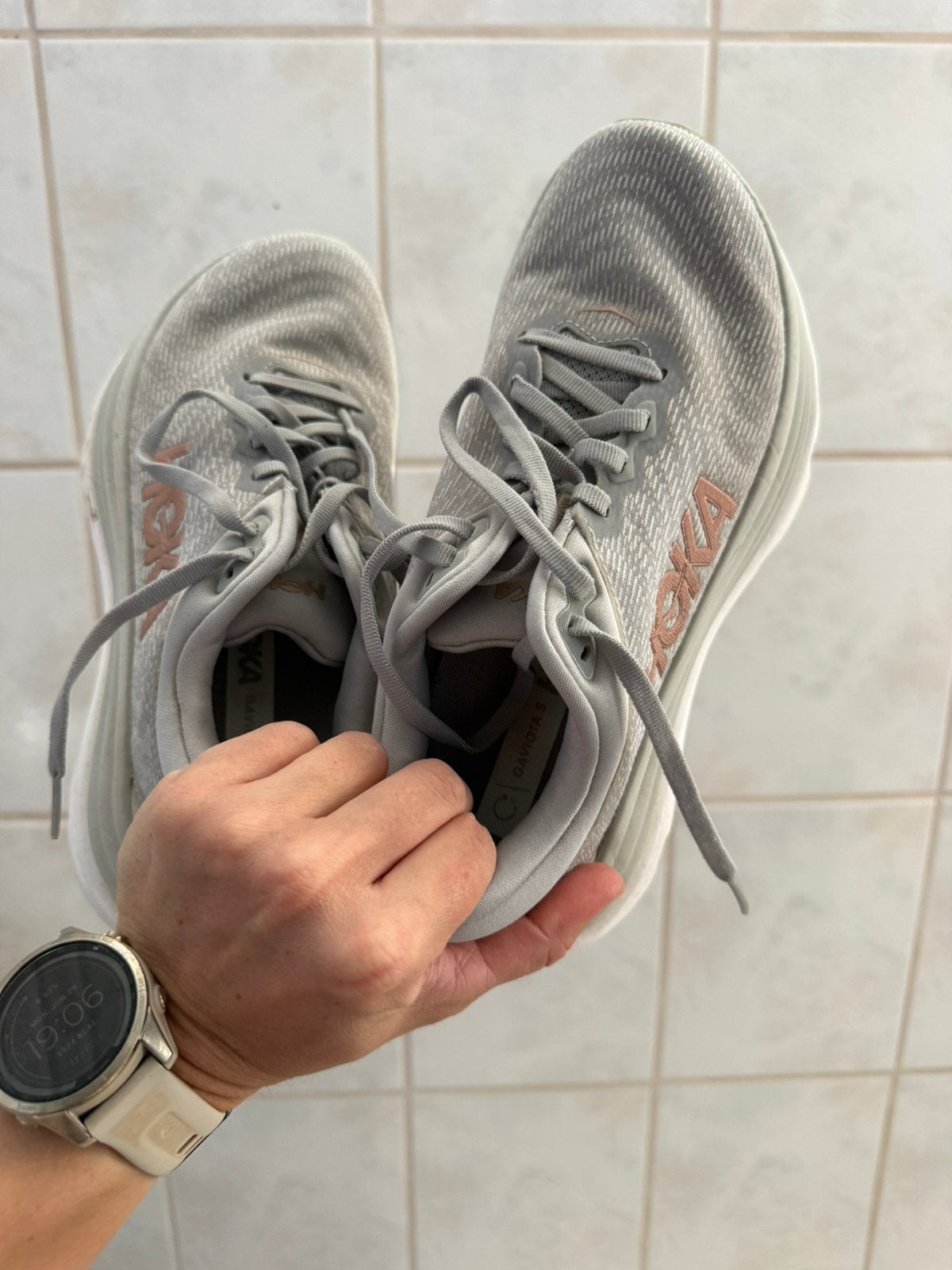 Hoka Gaviota 5, Sport en Fitness, Loopsport en Atletiek, Ophalen, Zo goed als nieuw