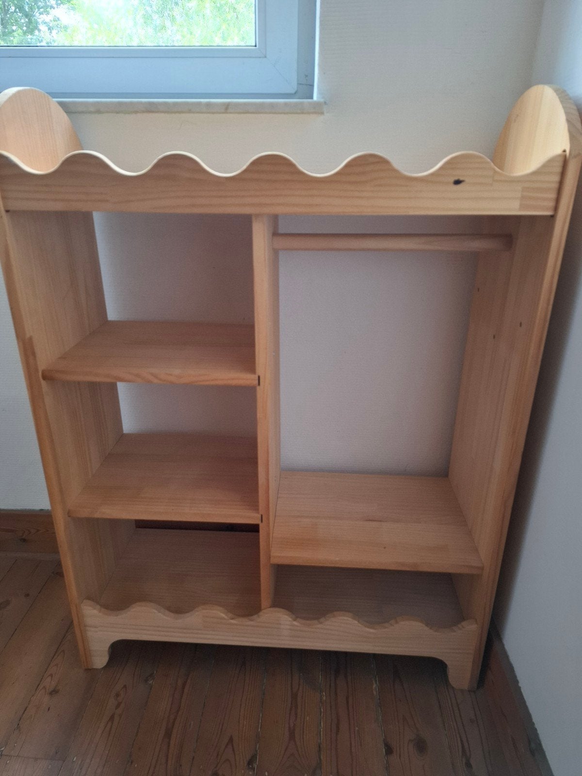 Montessori 100e kleine kledingkast, Huis en Inrichting, Kasten | Wandmeubels, Ophalen