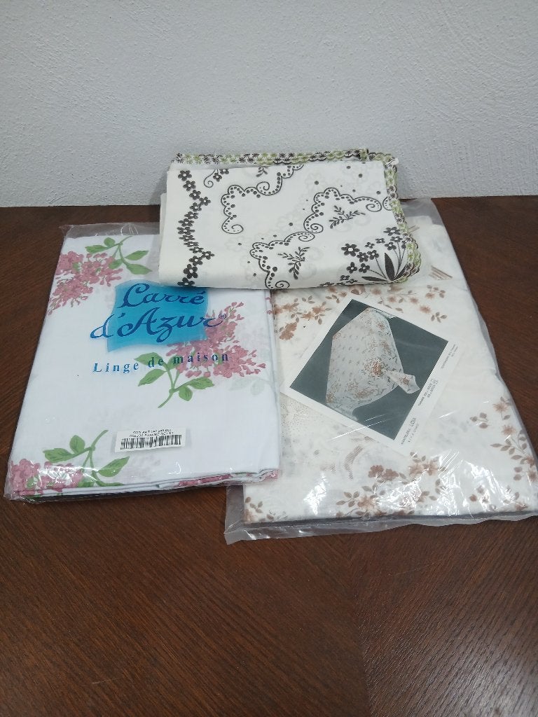 Vintage lot: Bedlinnen (Carré d'Azur) & 2x Retro Tafellaken, Huis en Inrichting, Wit, Beddengoedset, Katoen, Tweepersoons