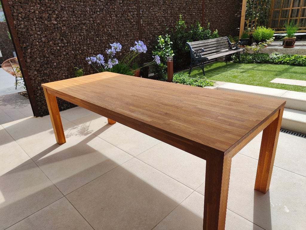 Moderne eiken eettafel 230 x 100 cm, Huis en Inrichting, Tafels | Eettafels, Ophalen, Eikenhout, Zo goed als nieuw, Vijf personen of meer