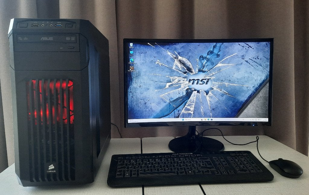 Complete Pc - Win11 (m2450942467) — Desktop Pc's — 2dehands