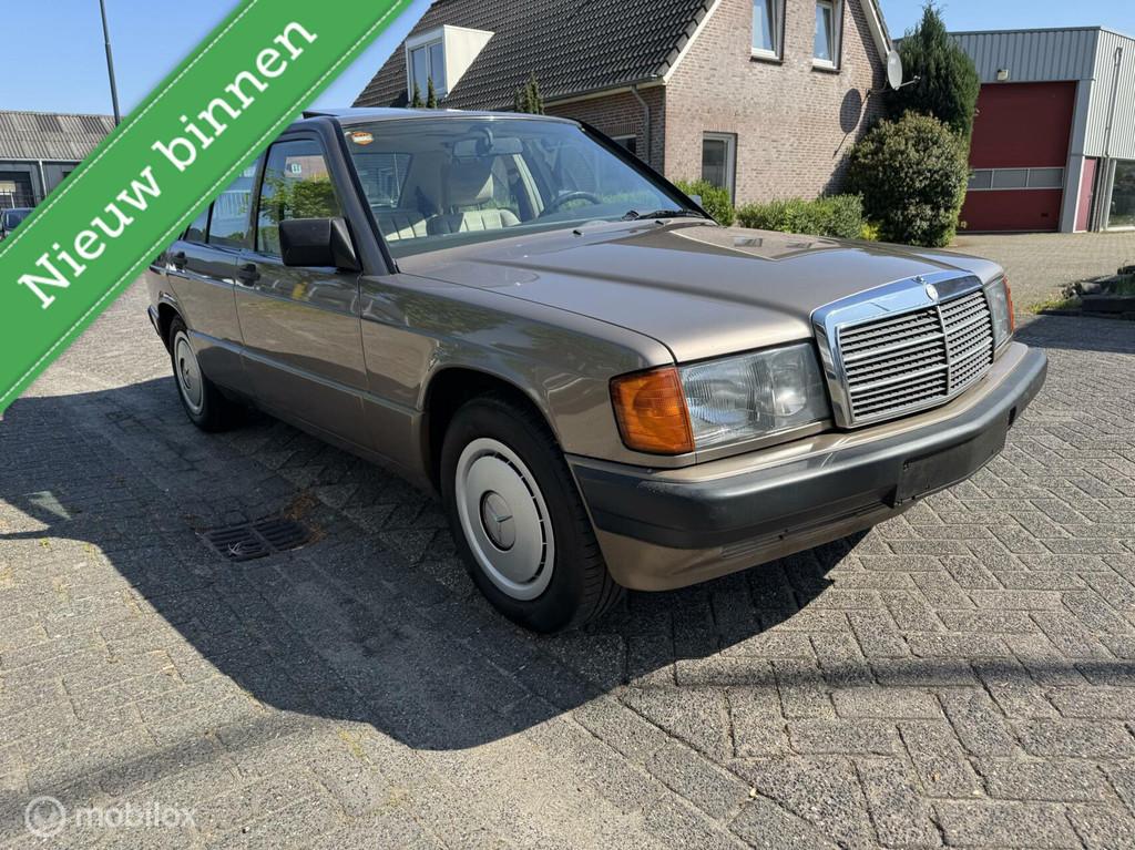 Mercedes 190-serie 2.0 E Automaat, Auto's, Mercedes-Benz, 4 deurs, Achterwielaandrijving, 4 cilinders, Bruin