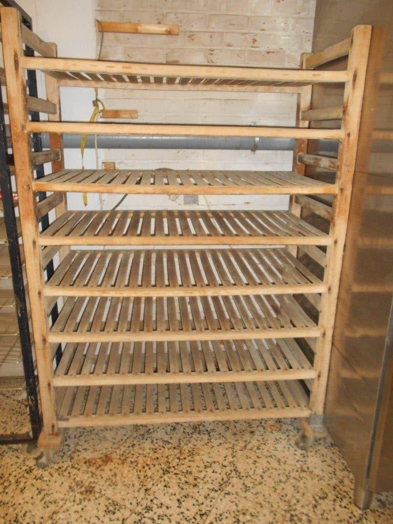 ANCIEN GRAND RAYONNAGE DE STOCKAGE EN BOIS, Zakelijke goederen, Kantoor en Winkelinrichting | Magazijn, Stelling en Opslag, Ophalen