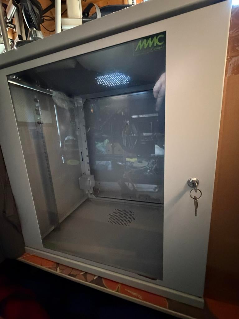 Datakast of patchkast, Computers en Software, Ophalen, Gebruikt, Glas, Plaatstaal