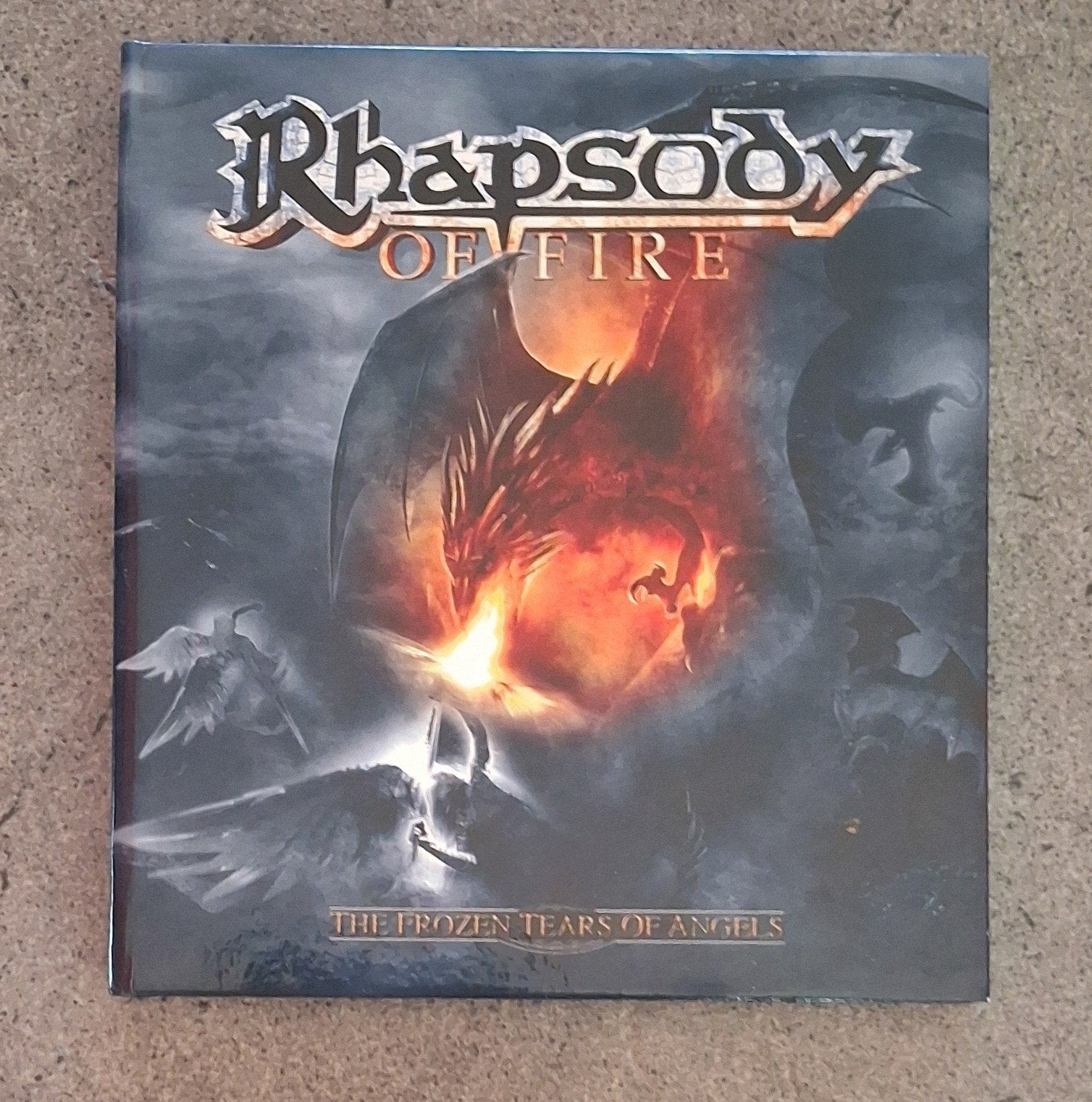 Rhapsody Of Fire: The Frozen Tears Of Angels (cd digibook), Cd's en Dvd's, Cd's | Hardrock en Metal, Ophalen of Verzenden
