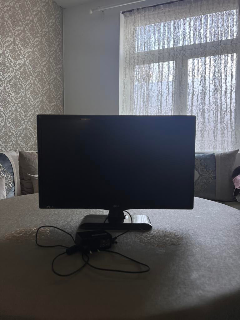 TV / écran LG 22 pouces HDMI VGA AV – parfait état, Haut-parleurs intégrés, HDMI, IPS, Comme neuf