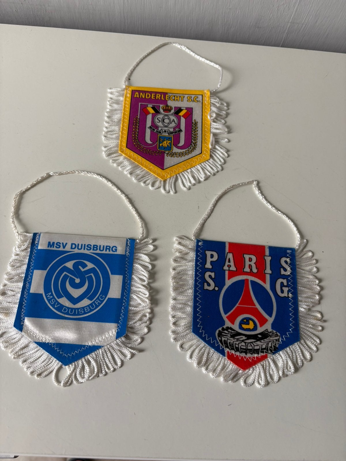3 fanions d’équipes de football, Collections, Enlèvement ou Envoi, Comme neuf