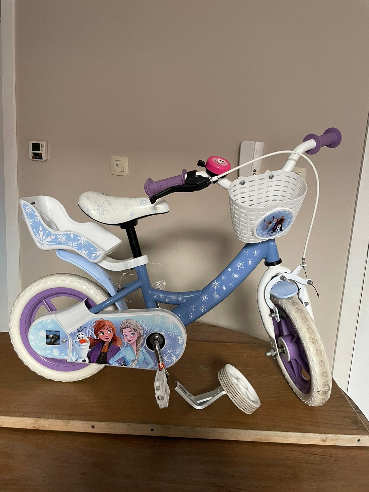 Frozen kinderfiets – €40, Ophalen, Zo goed als nieuw, Zijwieltjes