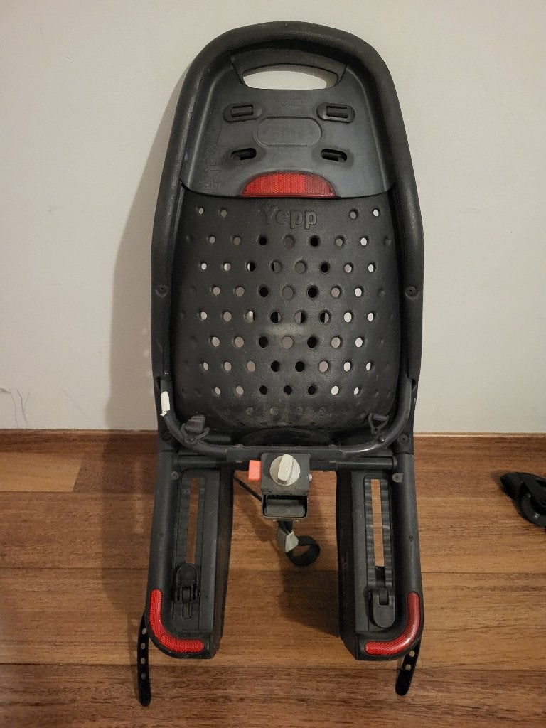 Kinderstoel thule yepp maxi zwart, Achterzitje, Voetsteuntjes, Yepp (Thule), Zo goed als nieuw