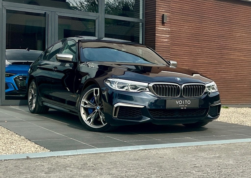 BMW M550d Xdrive PANO/H&K/NAVI/LED/CAM/TREKHAAK/BELGIAN CAR, Autos, Cuir, Entreprise, Entretenue par le concessionnaire, Noir