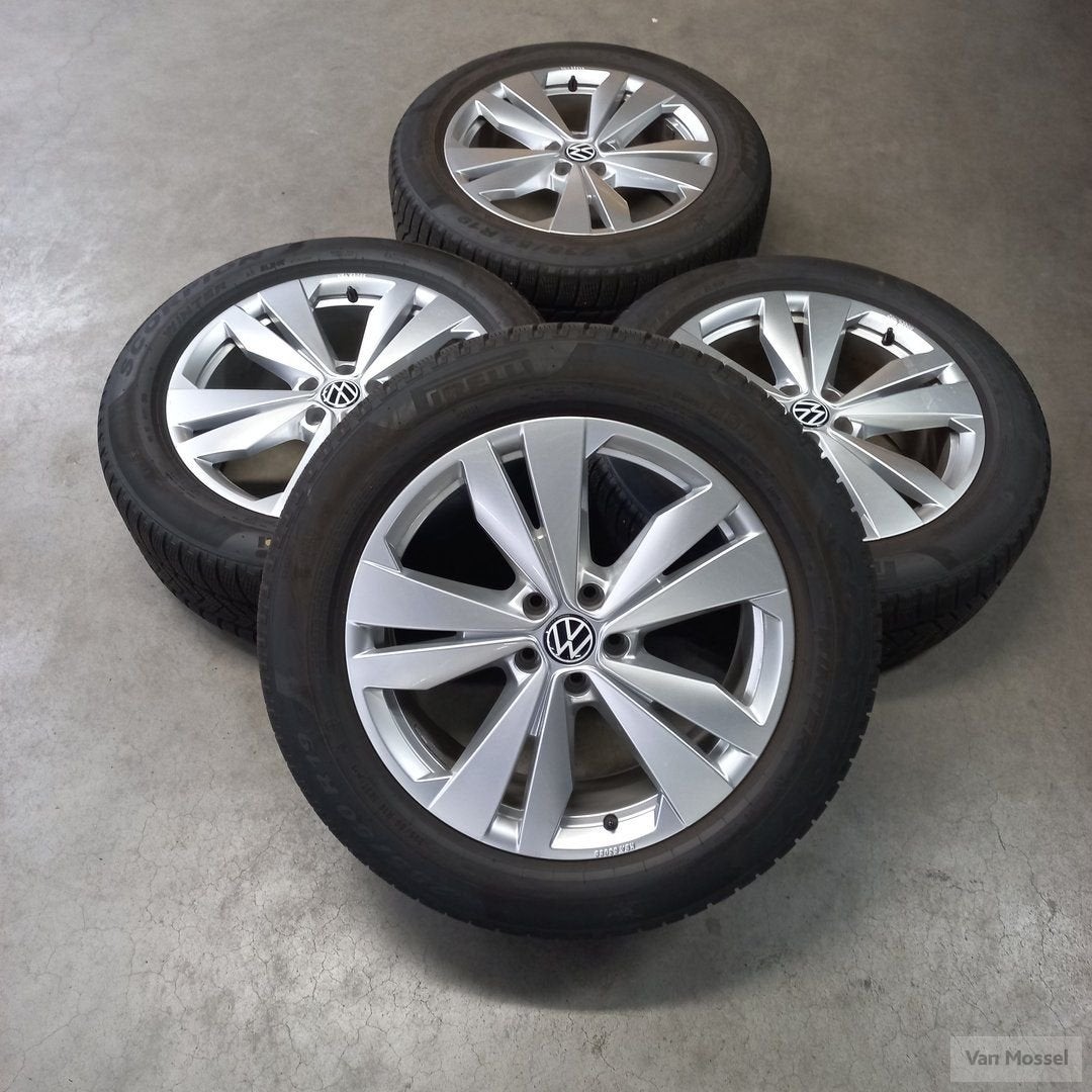 Volkswagen ID.4 Pirelli Scorpion Winter 235/55/R19 101T, Auto-onderdelen, Banden en Velgen, 19 inch, Gebruikt, -, -