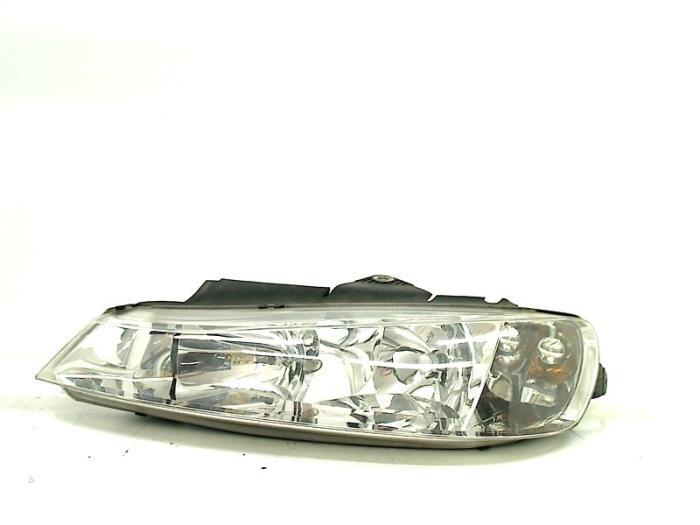 Phare gauche d'un Peugeot 406, -, 3 mois de garantie, Utilisé, -