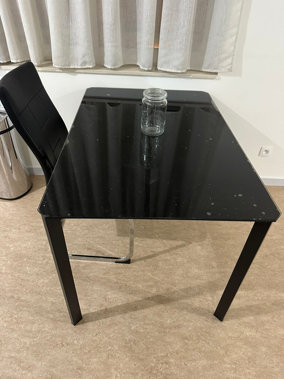 Eettafel met 2 stoelen., Ophalen, Zo goed als nieuw