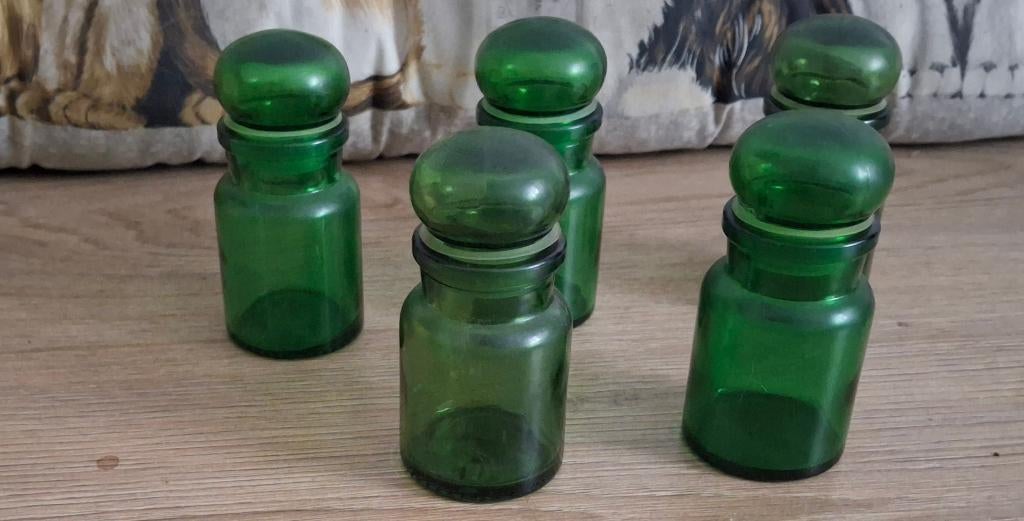 Set van 5 oude kleine groene glazen apotheekpotjes, Ophalen
