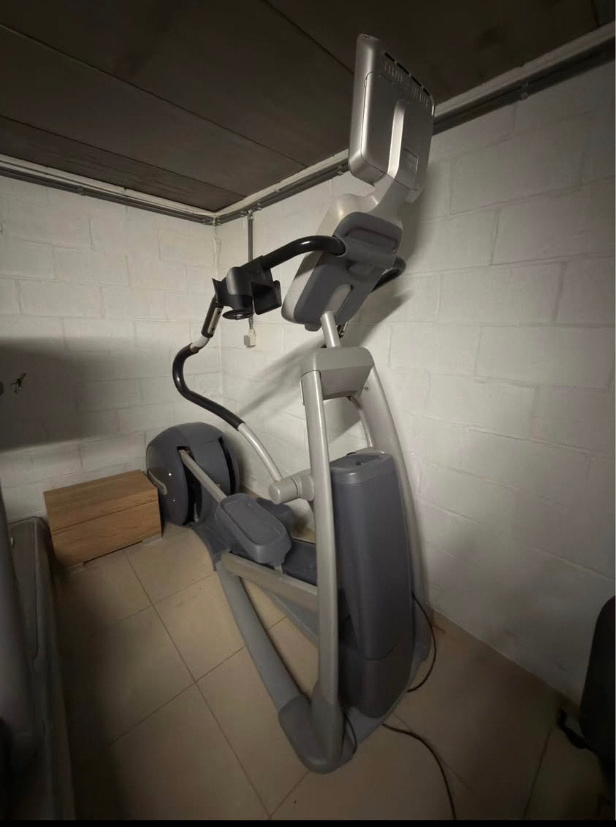 Fitness toestel - Precor 833 Incline Elliptical Trainer, Sports & Fitness, Enlèvement, Comme neuf